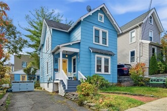 Building Photo - 33 Lydecker St