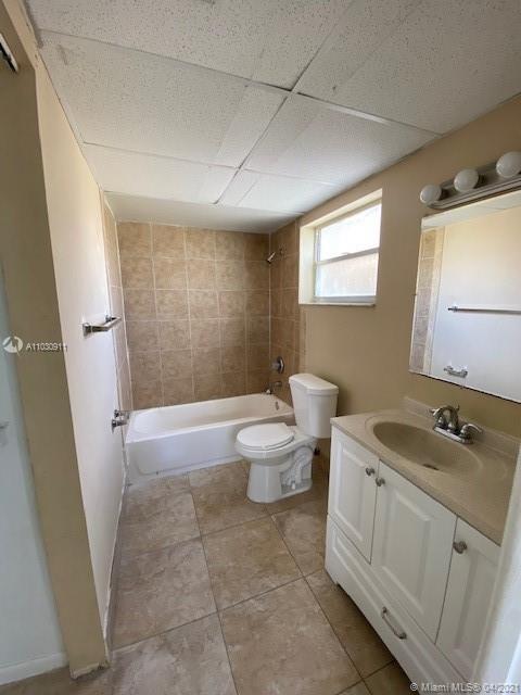 Building Photo - 1750 W 46th St