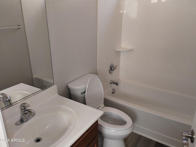 Foto del edificio - 41167 W Hayden Dr