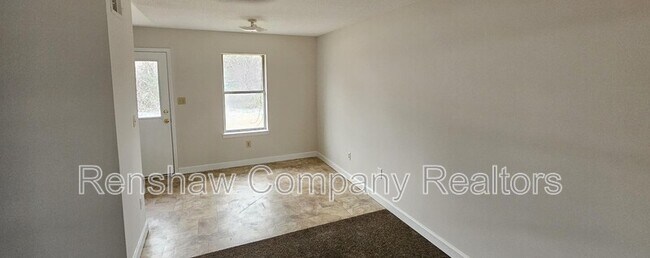 Foto del edificio - 142 Harrison Rd