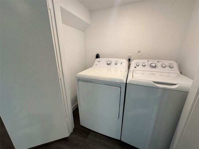 Foto del edificio - 9241 Seeker St