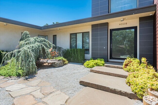 Foto del edificio - Wow! What a Great Home!