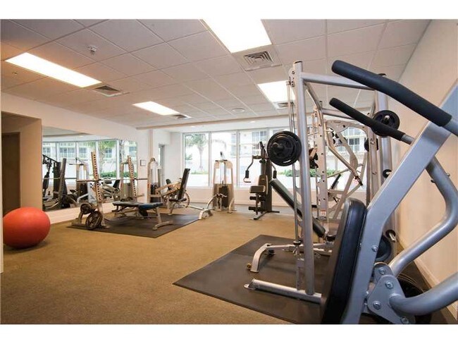 Foto del edificio - 1750 N Bayshore Dr