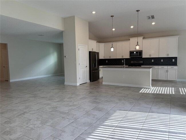 Building Photo - 1488 Olympic Club Blvd