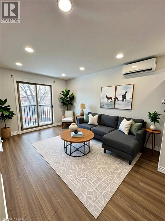 Photo du bâtiment - 28 Victoria Ave N