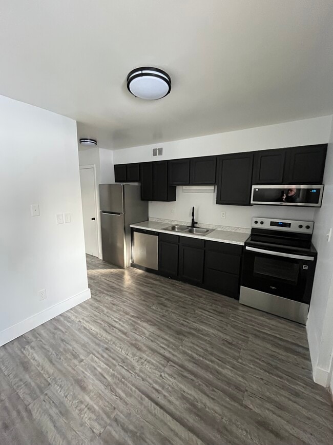 Building Photo - Covington Place