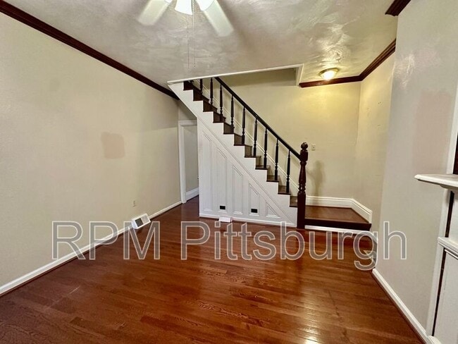 Building Photo - 2118 Sidney St