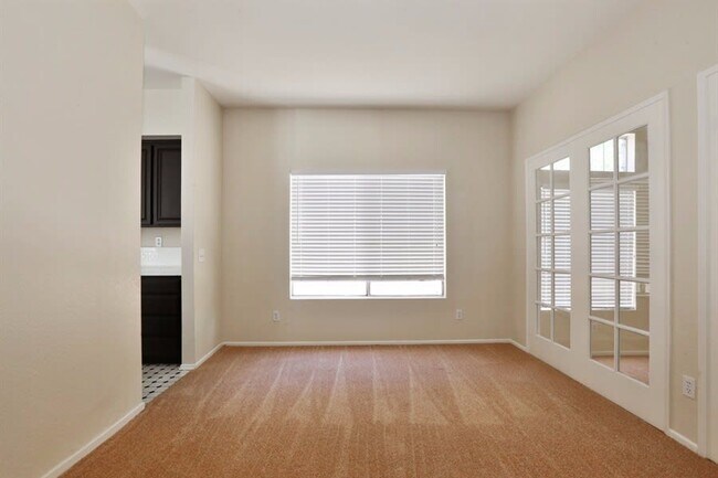 Building Photo - 4048 Lexington Ct