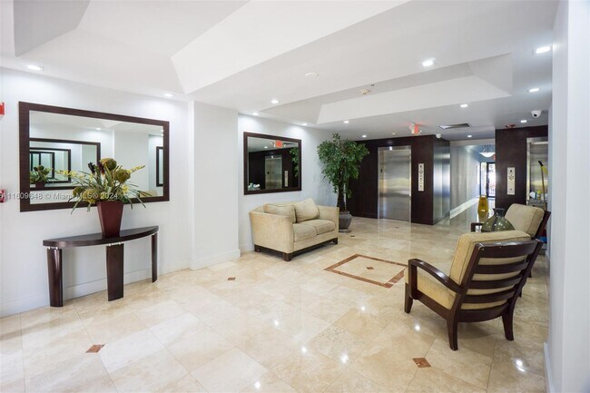 Foto del edificio - 2715 Tigertail Ave