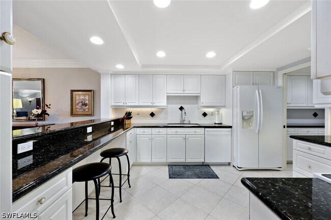 Foto del edificio - 6075 Pelican Bay Blvd