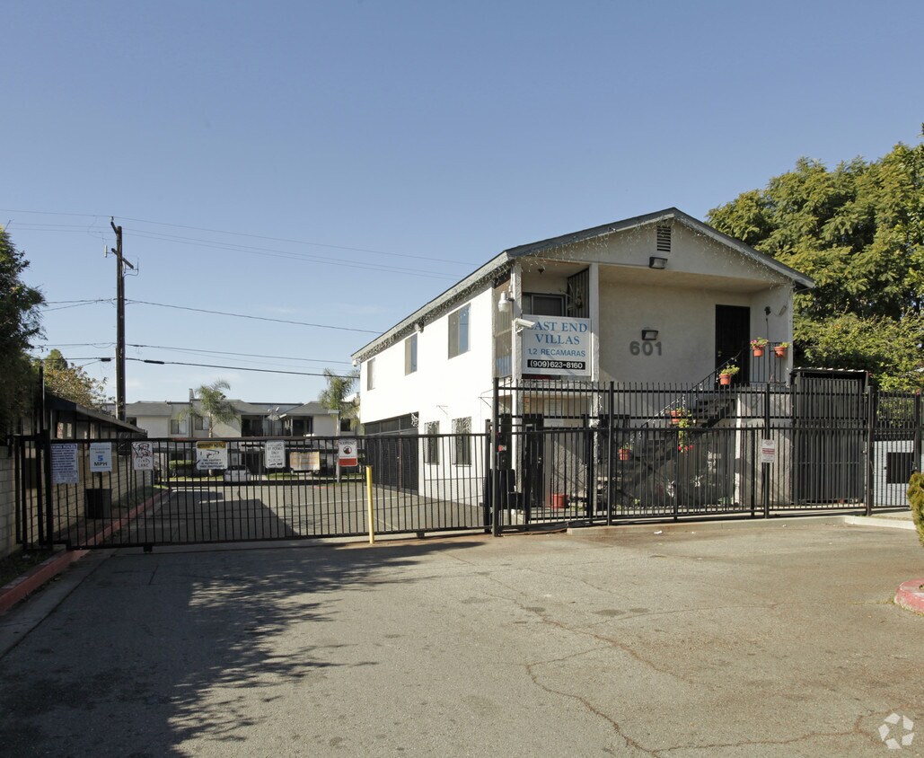 Primary Photo - East End Villas Apartments