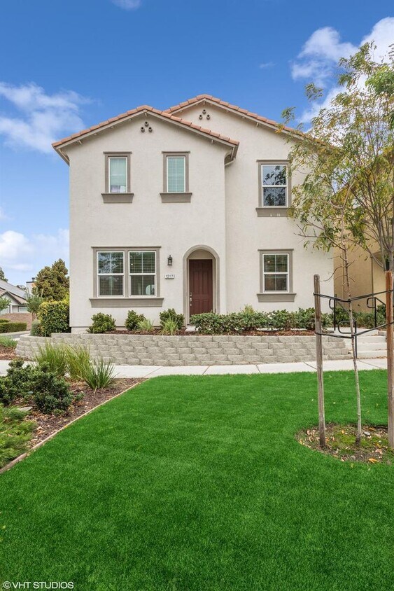 Foto principal - YOUR HOME AT 1217 KNOX WAY!