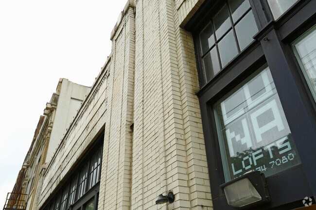 Foto del edificio - LUNA Lofts