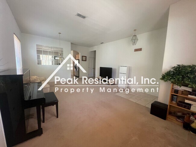 Building Photo - Wonderful 4bd/2ba Natomas Home!