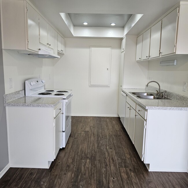 1BR, 1BA - 775 SF - Santa Clara Apartments