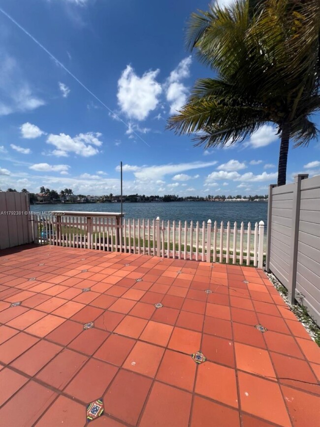 Foto del edificio - 12455 NW 7th Ln
