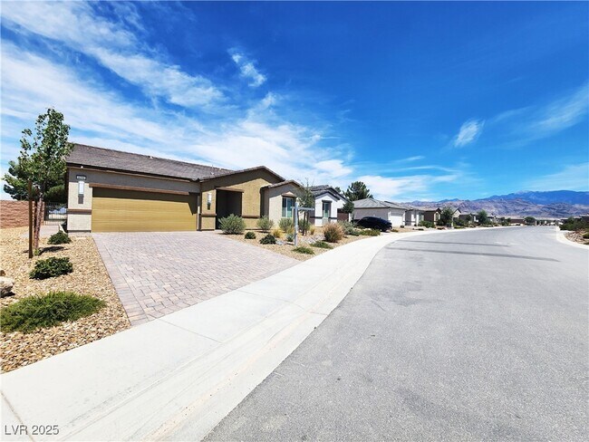 Building Photo - 4096 E Cactus Cyn Dr