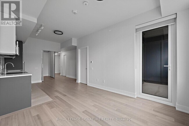 Photo du bâtiment - 664-664 Spadina Ave.