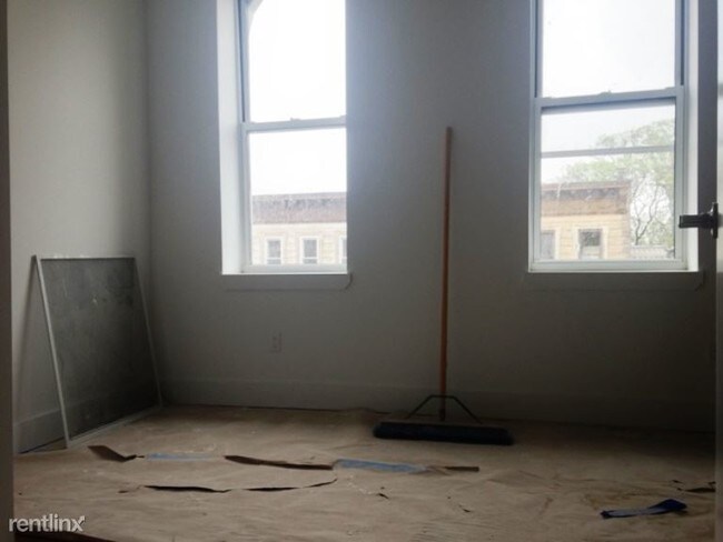 Building Photo - 882 Jefferson Ave