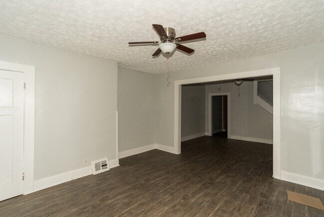 Foto del edificio - 3 Bedrooms and Fenced Yard in Bosart Brown Neighborhood