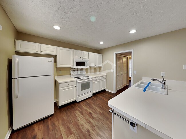 Foto del edificio - 2490 Delowe St