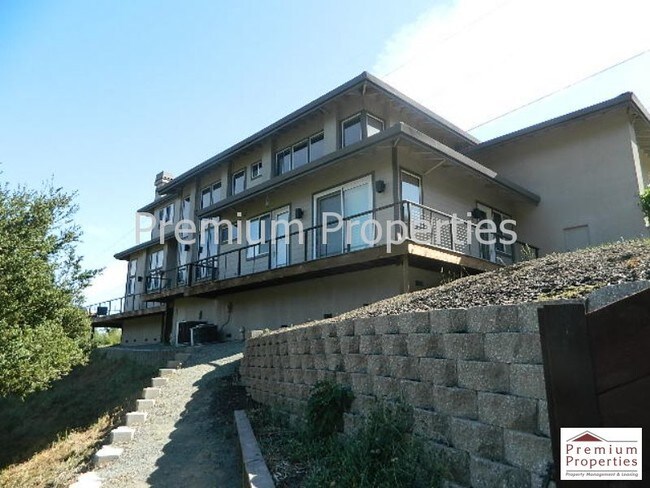 Foto del edificio - 59 Cedar Ln