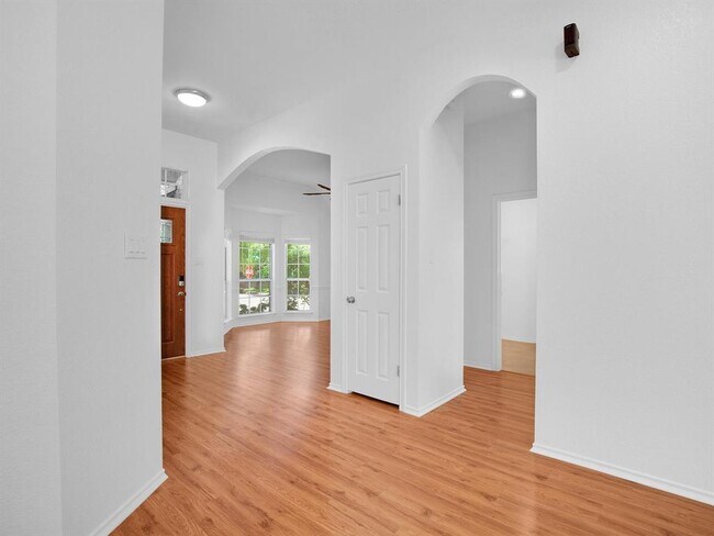 Building Photo - 1515 Drop Tine Dr