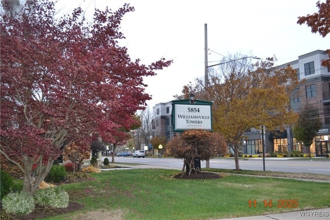 Building Photo - 5854 Main St