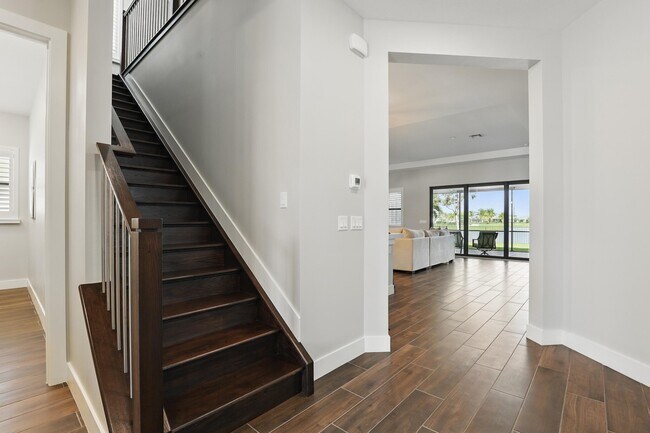 Foto del edificio - 5366 Santa Rosa Ln
