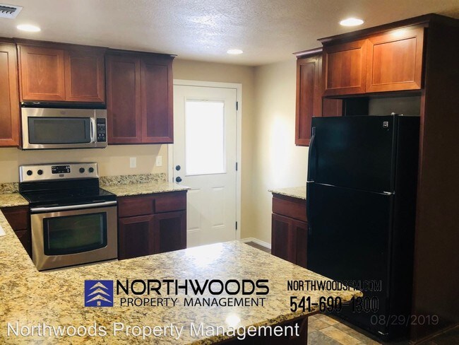 Foto del edificio - 3 br, 2 bath House - 831 Halvorsen