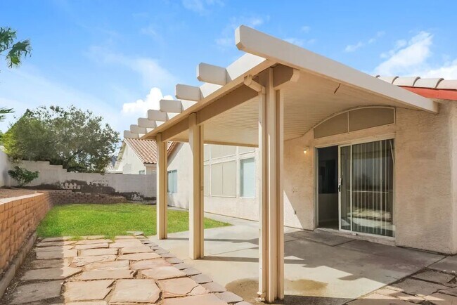 Foto del edificio - 1290 Winter Solstice Ave