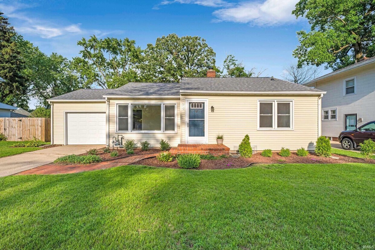 Foto principal - 128 Manor Ave