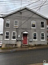 Building Photo - 412 Oak St
