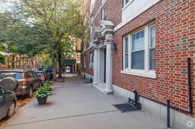West sidewalk view - 225 Lincoln Pl