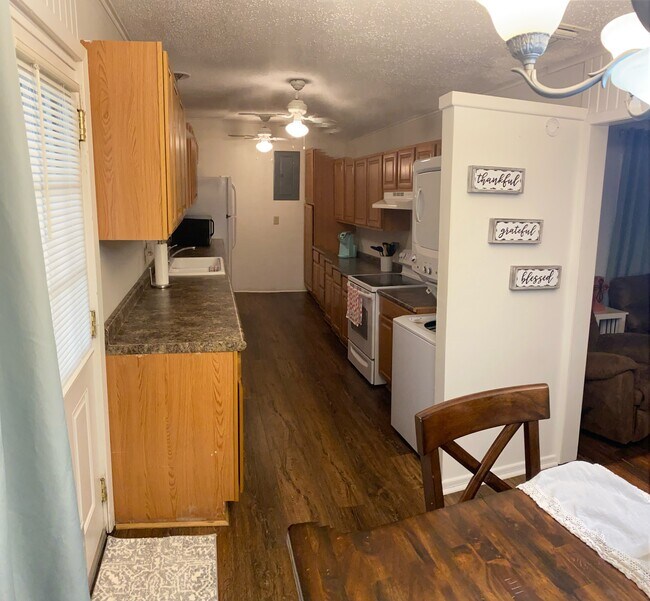 Foto del edificio - 3701 Porter Ave