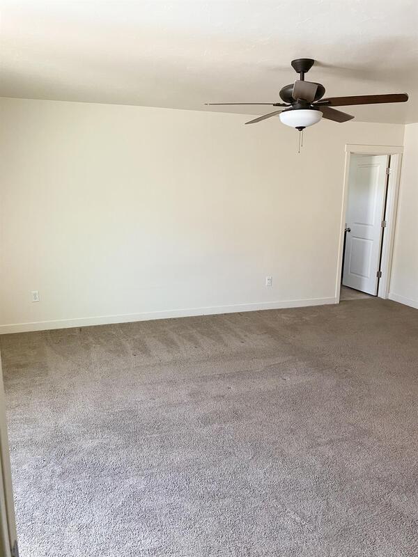 Foto del edificio - 15093 Bright Stars Dr