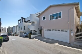 Building Photo - 127 15th Pl