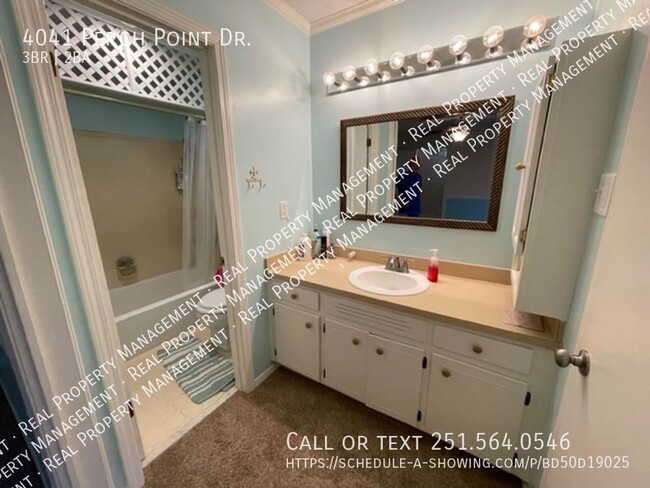 Foto del edificio - Nice 3 Bedroom 2 Bath Waterfront Home with...