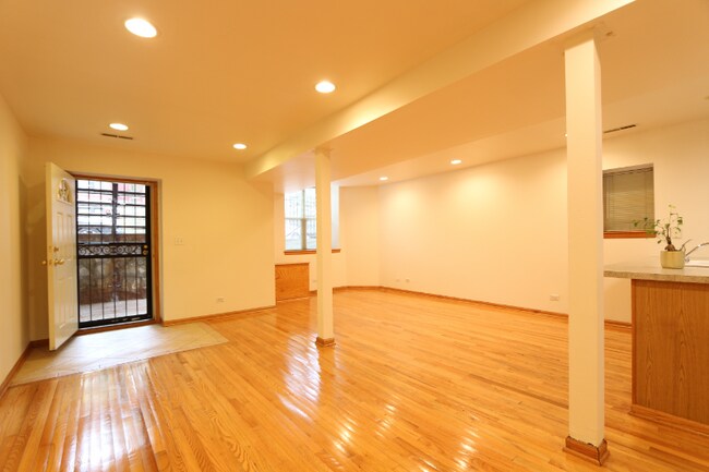 Building Photo - 1222 W Flournoy St