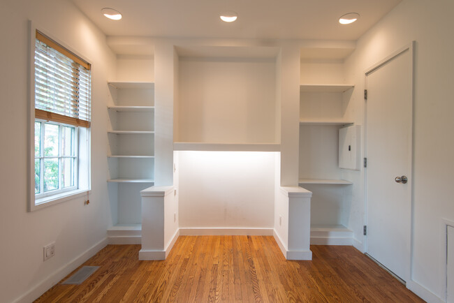 Third Floor Bedroom - 2110 Lombard St