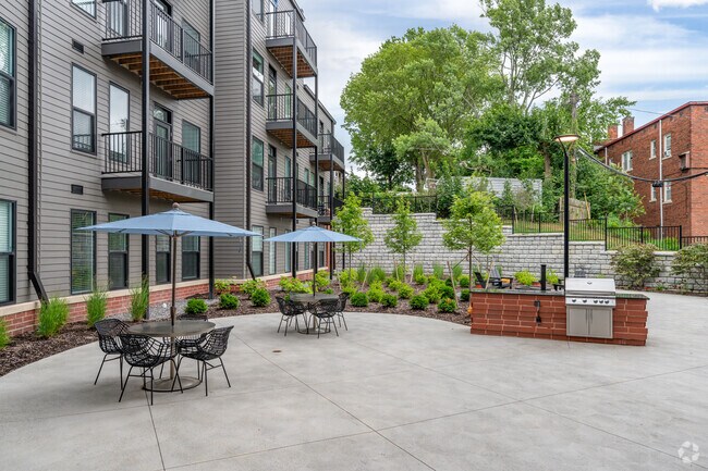 Patio - The Marquee at Cedar Lee
