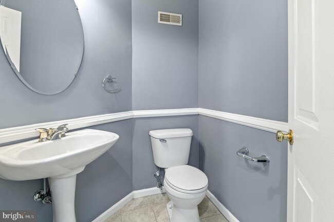 Building Photo - 5061 Cameo Terrace