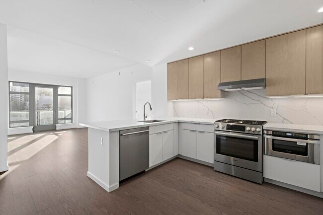 Foto del edificio - 143 Old River Rd