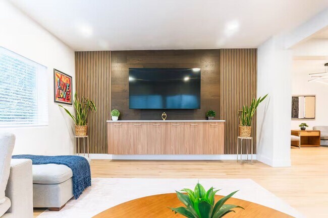 Building Photo - Spacious Modern Home for Rent in Burien / South Seattle