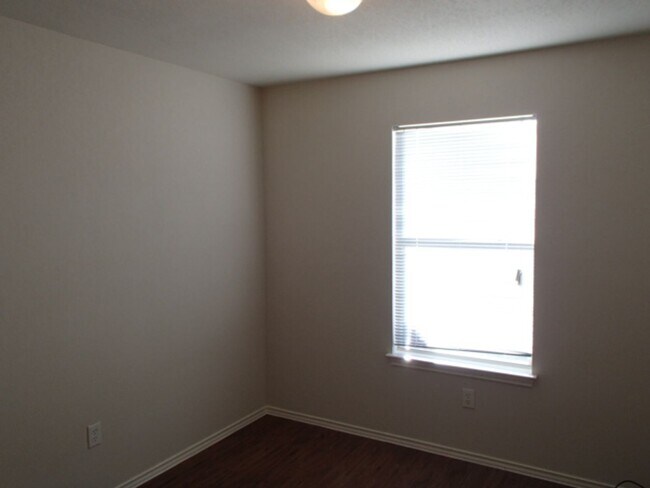 Foto del edificio - Charming 3BD/ 2BA Duplex For Lease
