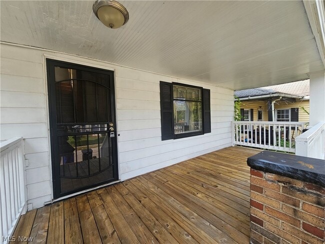 Building Photo - 8906 Tioga Ave