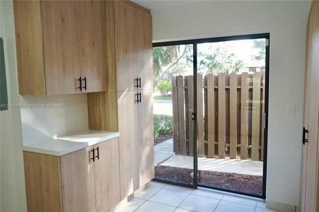 Foto del edificio - 290 SW 97th Ave