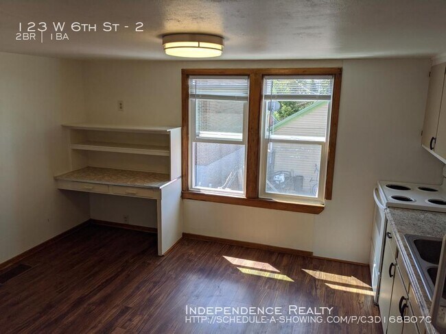 Building Photo - 123 W 6th St