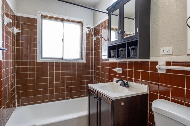 Foto del edificio - 105 Woods Ave