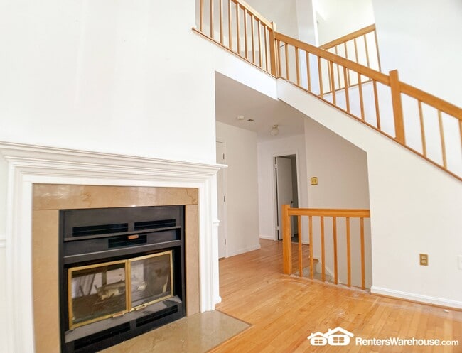 Building Photo - 13 Tivoli Lake Ct